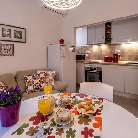 Two-Bedroom Apartment In The Centre Makarska Exterior foto