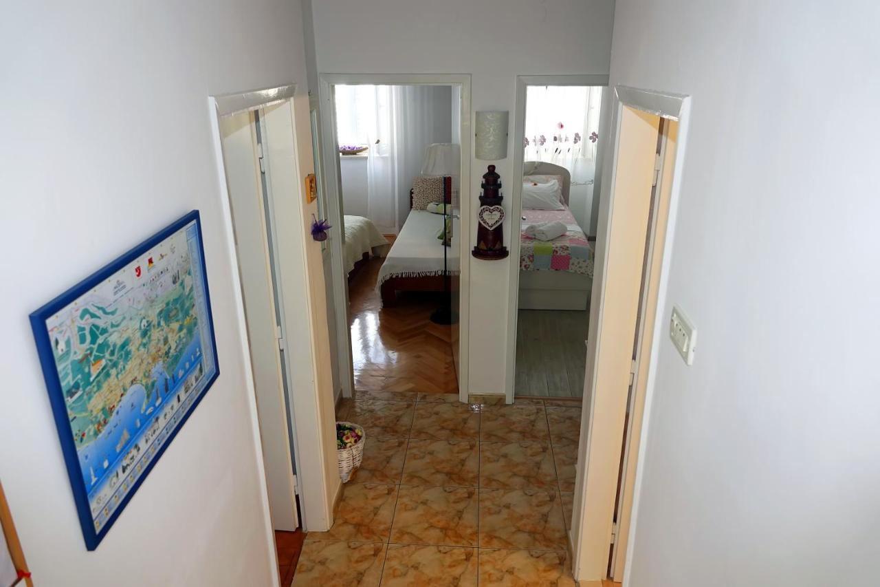 Two-Bedroom Apartment In The Centre Makarska Exterior foto