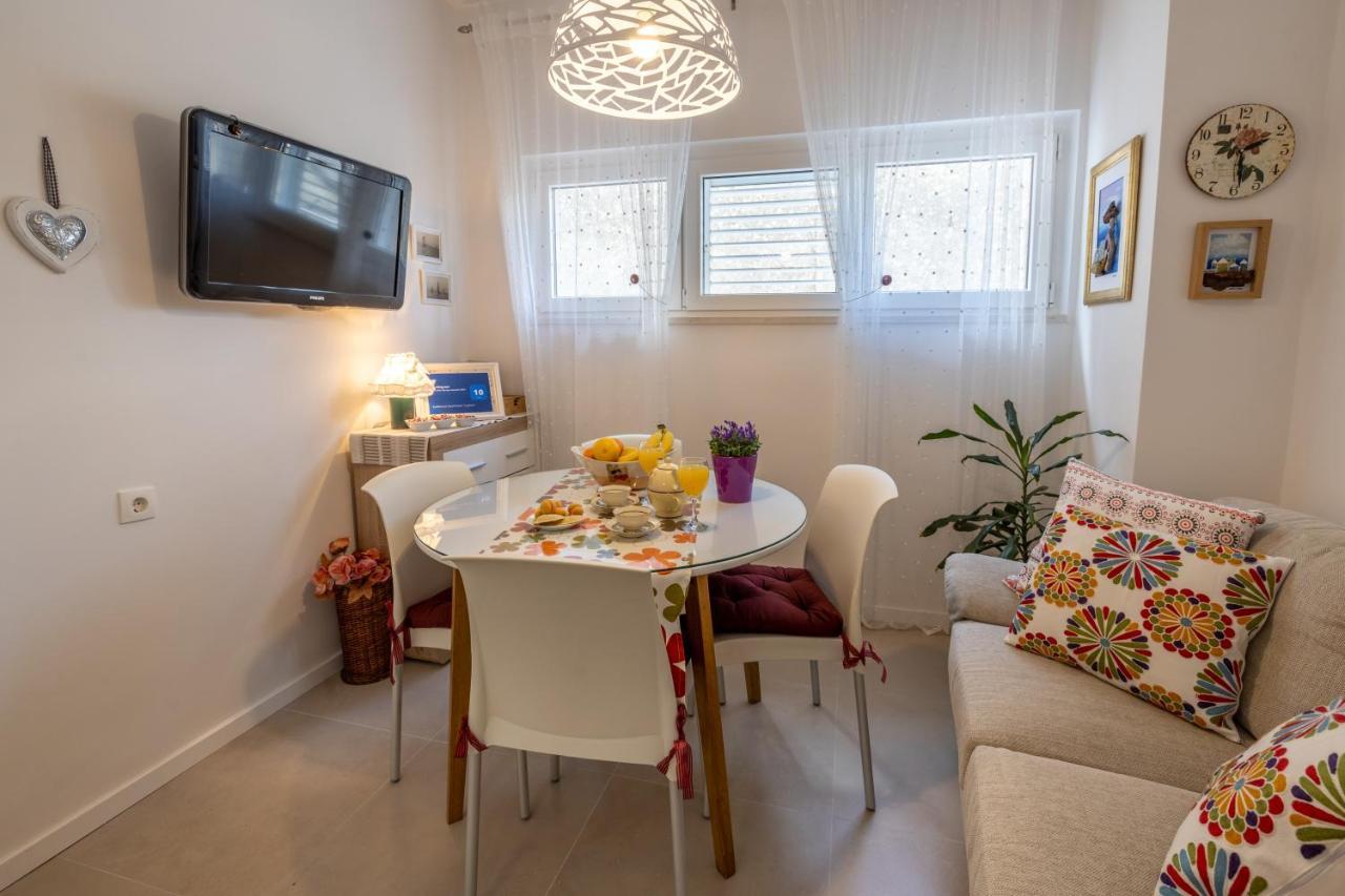 Two-Bedroom Apartment In The Centre Makarska Exterior foto